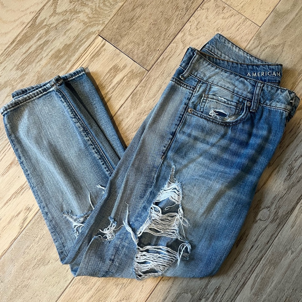 American Eagle tomgirl jeans